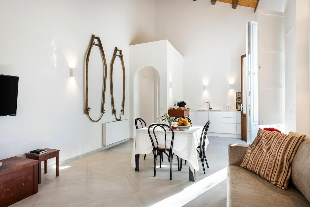 Villa Angelina - Charming Rooms & Apartments Trapani Buitenkant foto