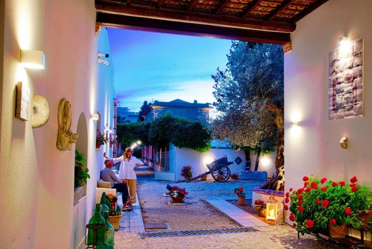 Villa Angelina - Charming Rooms & Apartments Trapani Buitenkant foto