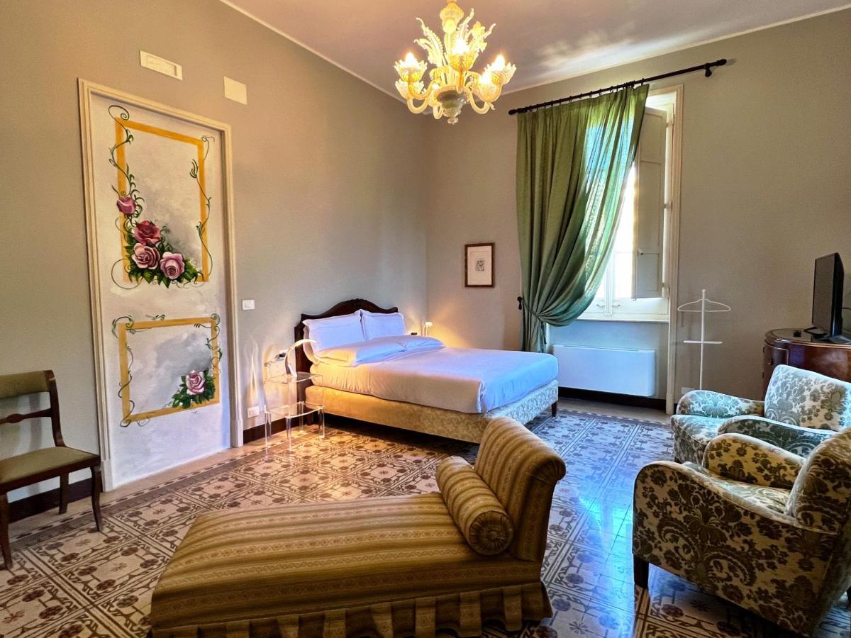 Villa Angelina - Charming Rooms & Apartments Trapani Buitenkant foto